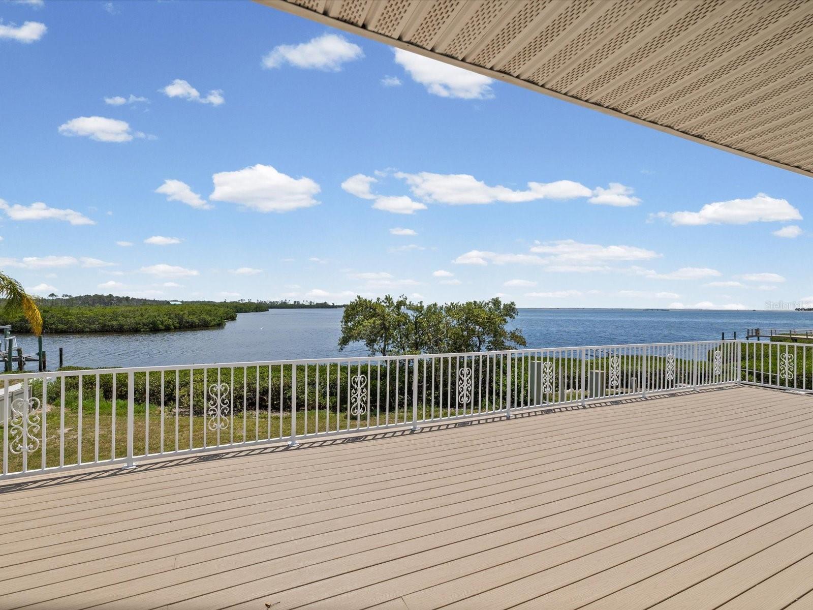 1647 Sea Breeze Dr Property Photo 17