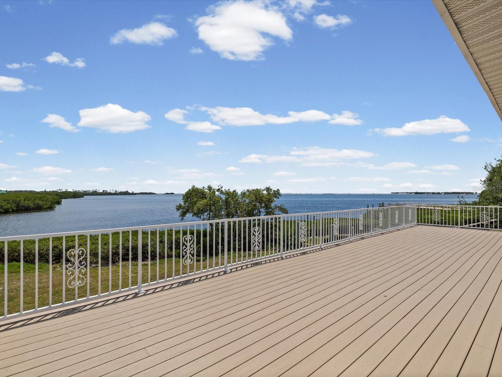 1647 Sea Breeze Dr Property Photo 18