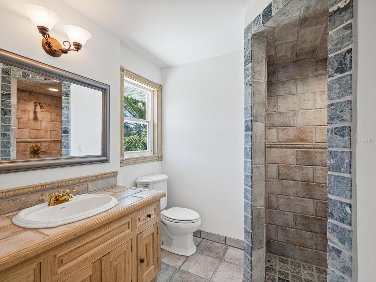 1647 Sea Breeze Dr Property Photo 22