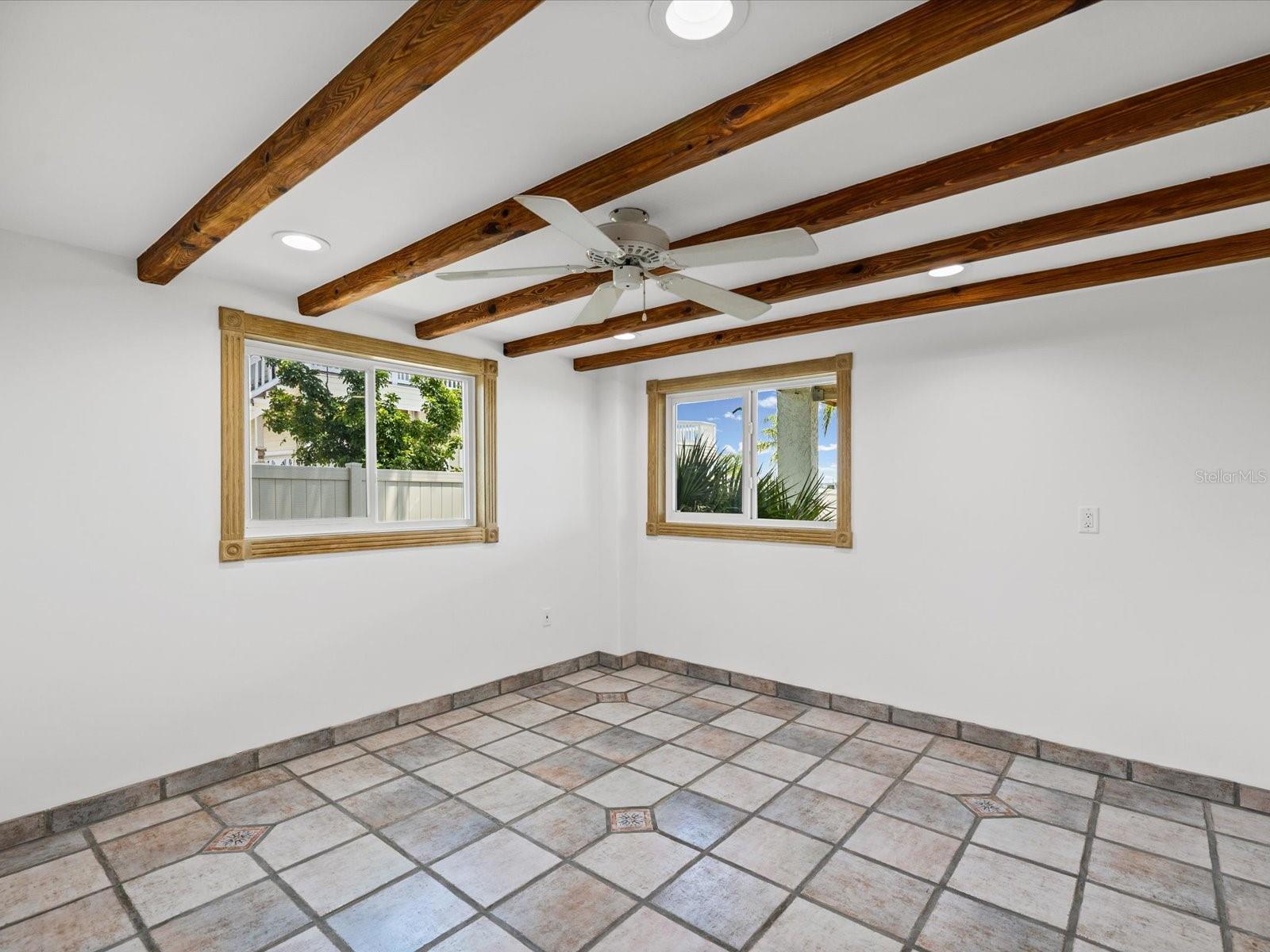 1647 Sea Breeze Dr Property Photo 32