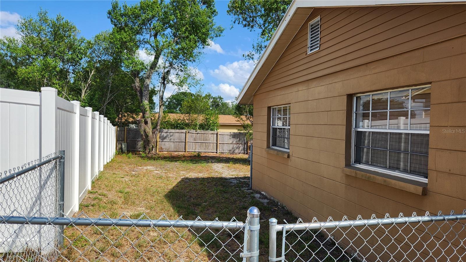 4518 Yorkshire Ave Property Photo 5