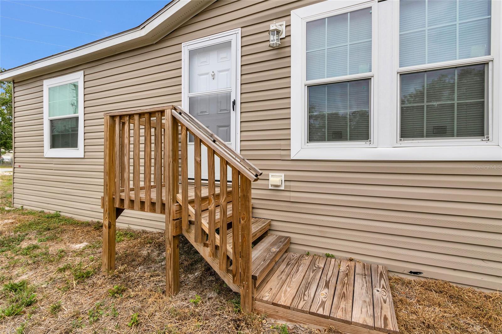 3264 Stephens Blvd Property Photo 7