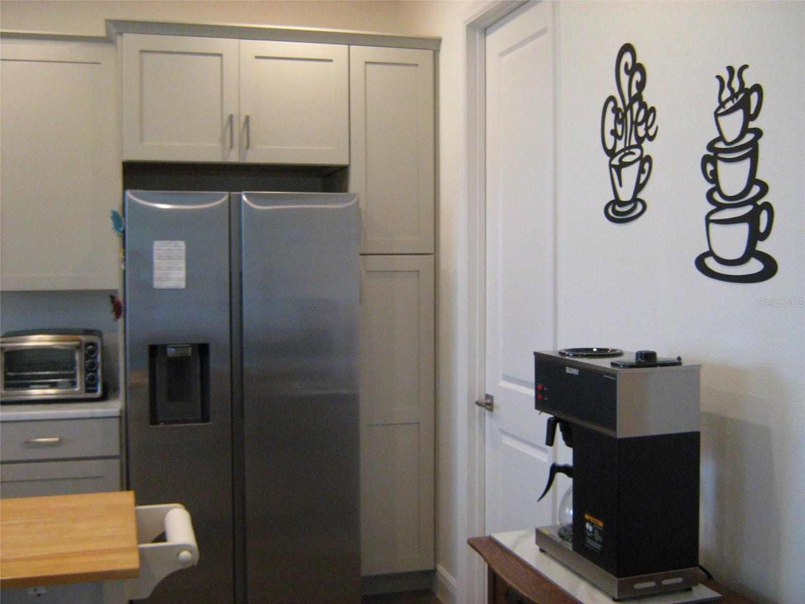 535 Dowling Cir Property Photo 4