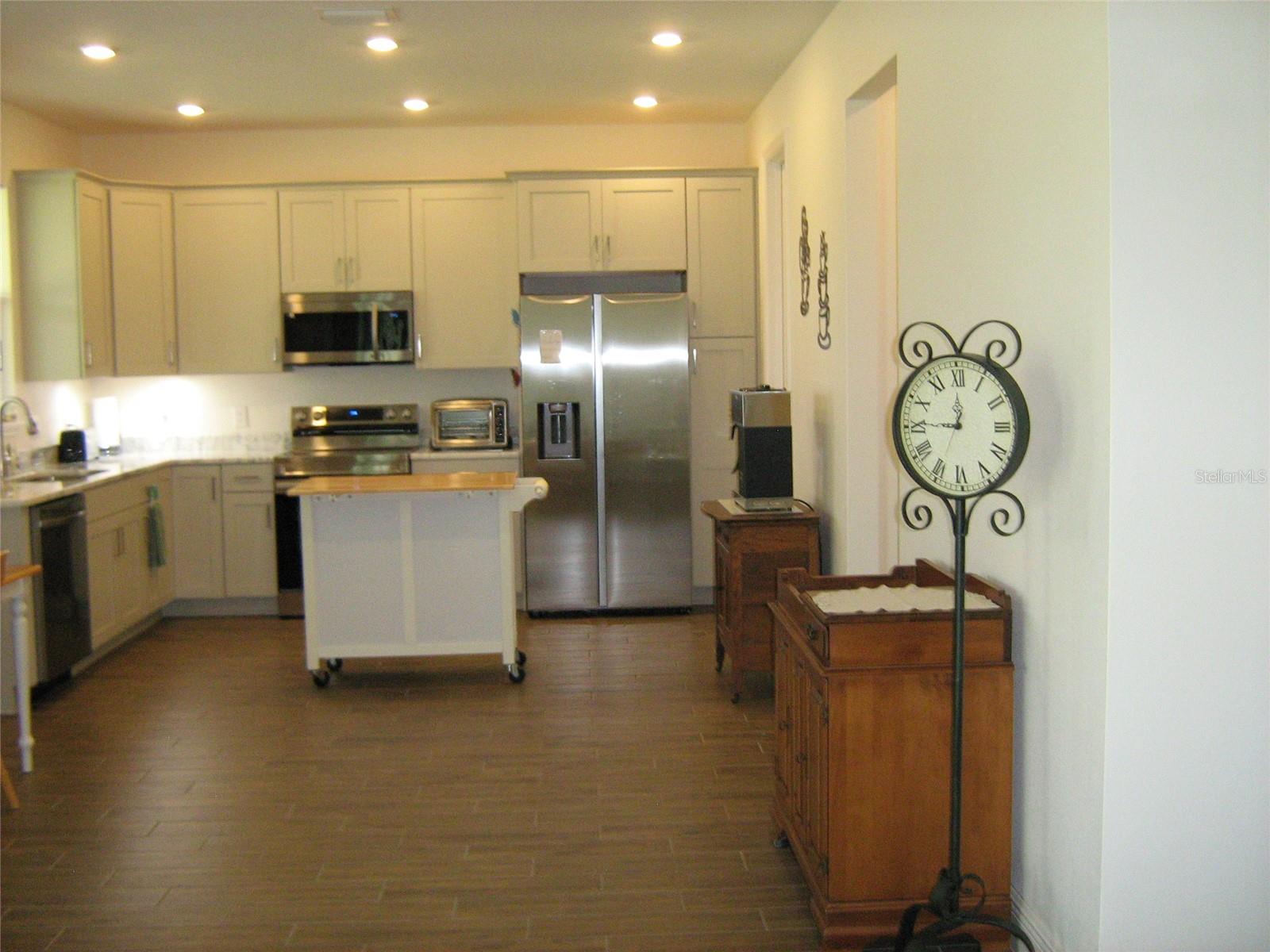 535 Dowling Cir Property Photo 6