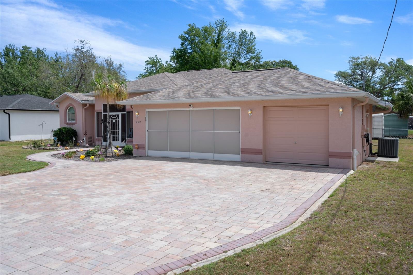 4312 Bayridge Ct Property Photo 3