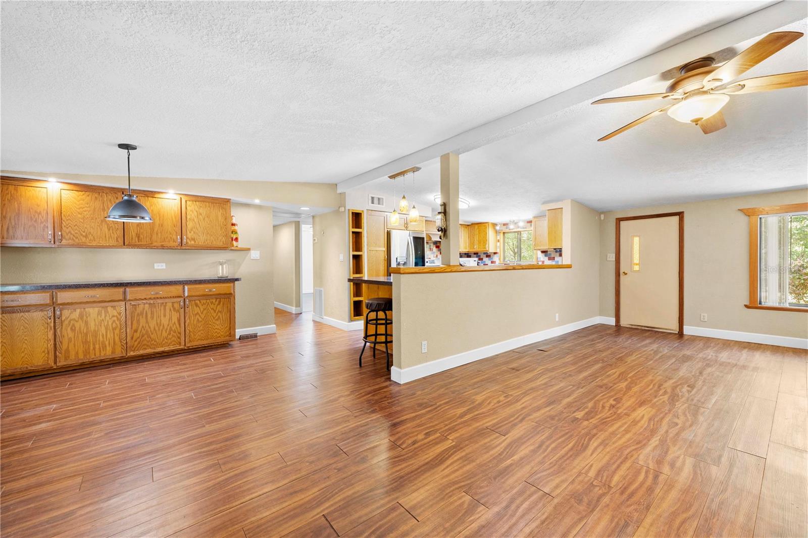27137 Lambeth Rd Property Photo 10
