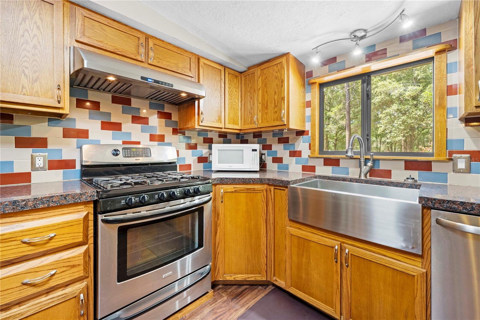 27137 Lambeth Rd Property Photo 16