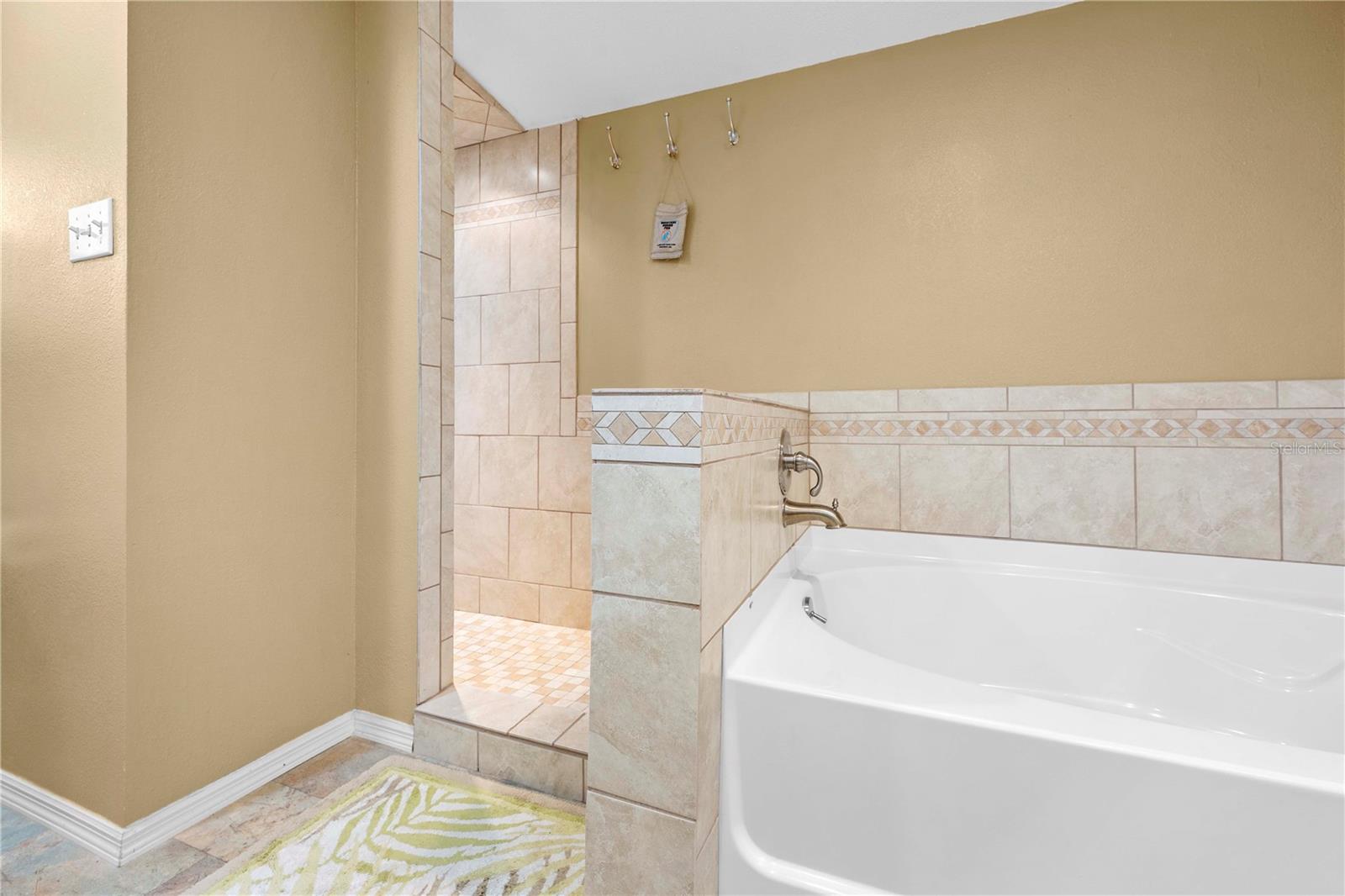 27137 Lambeth Rd Property Photo 27