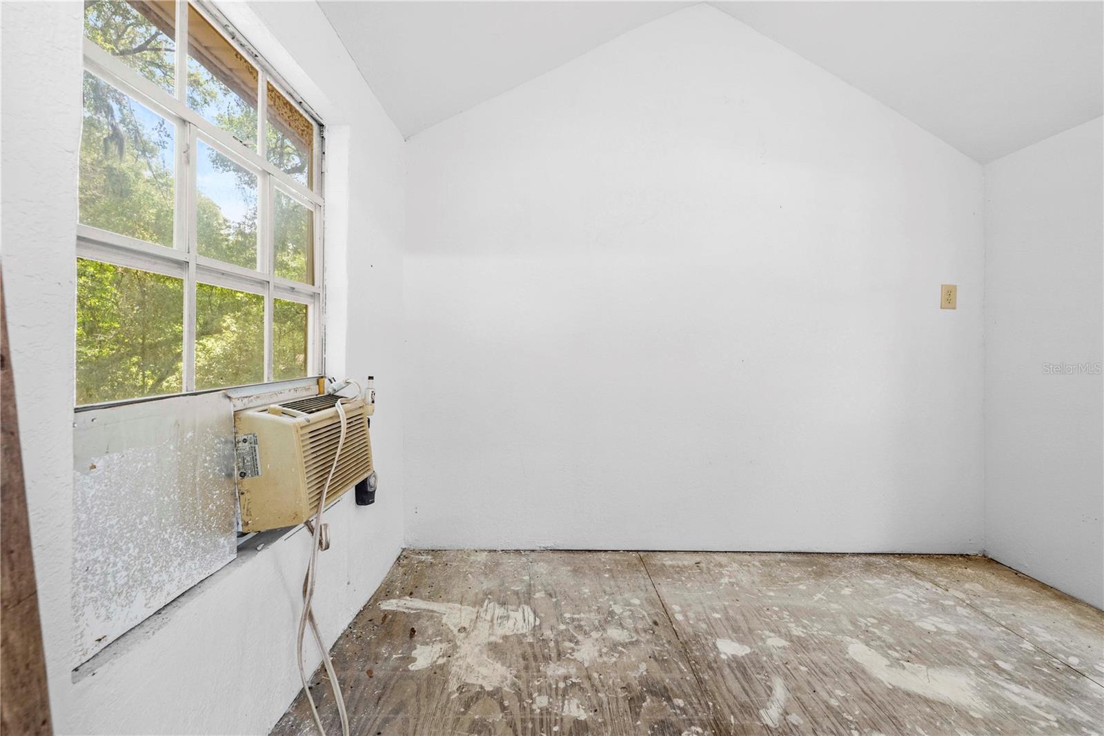 27137 Lambeth Rd Property Photo 57