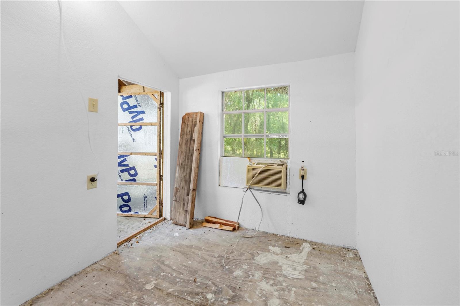 27137 Lambeth Rd Property Photo 58