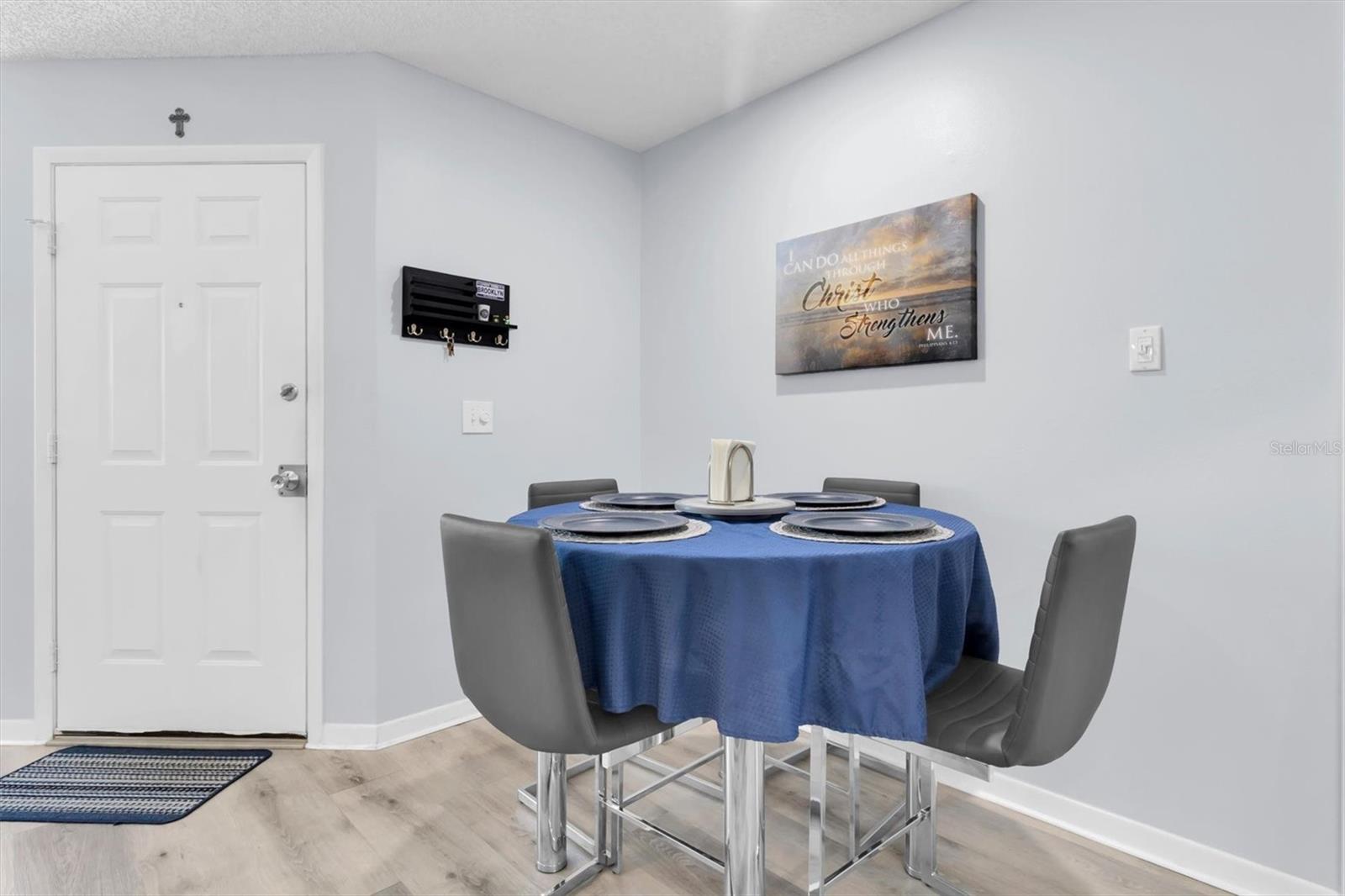 7712 Hillside Ct #201 Property Photo 7