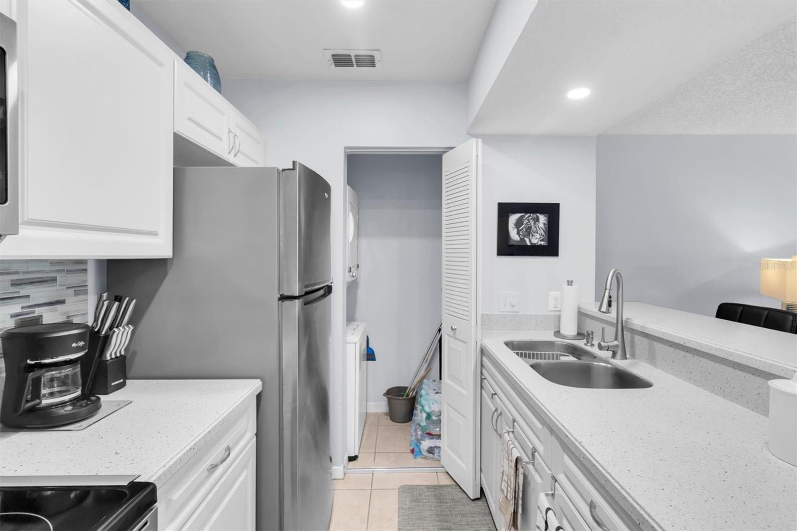 7712 Hillside Ct #201 Property Photo 12
