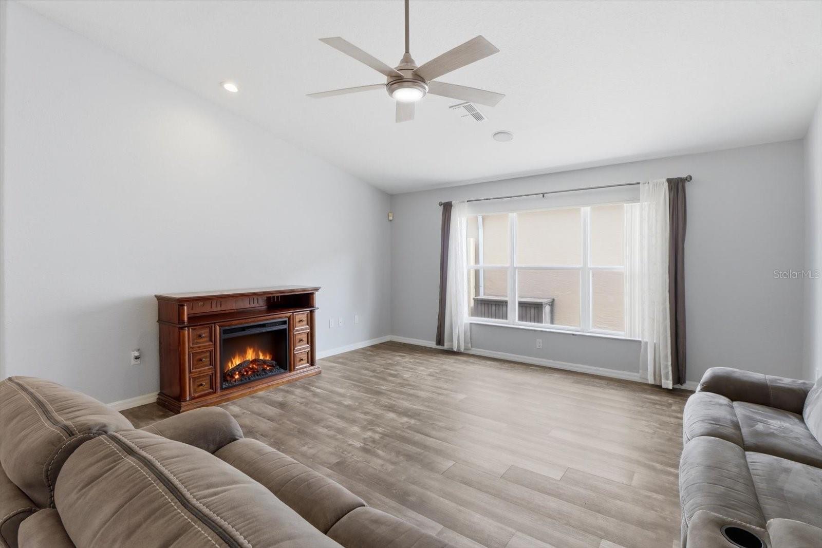 250 Royal Palm Way Property Photo 5