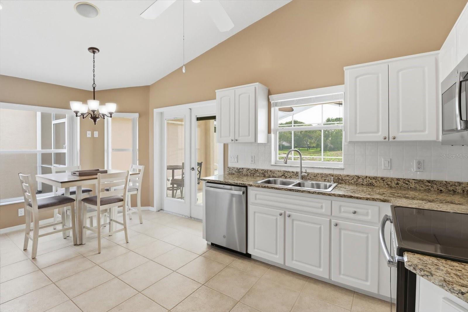 250 Royal Palm Way Property Photo 13