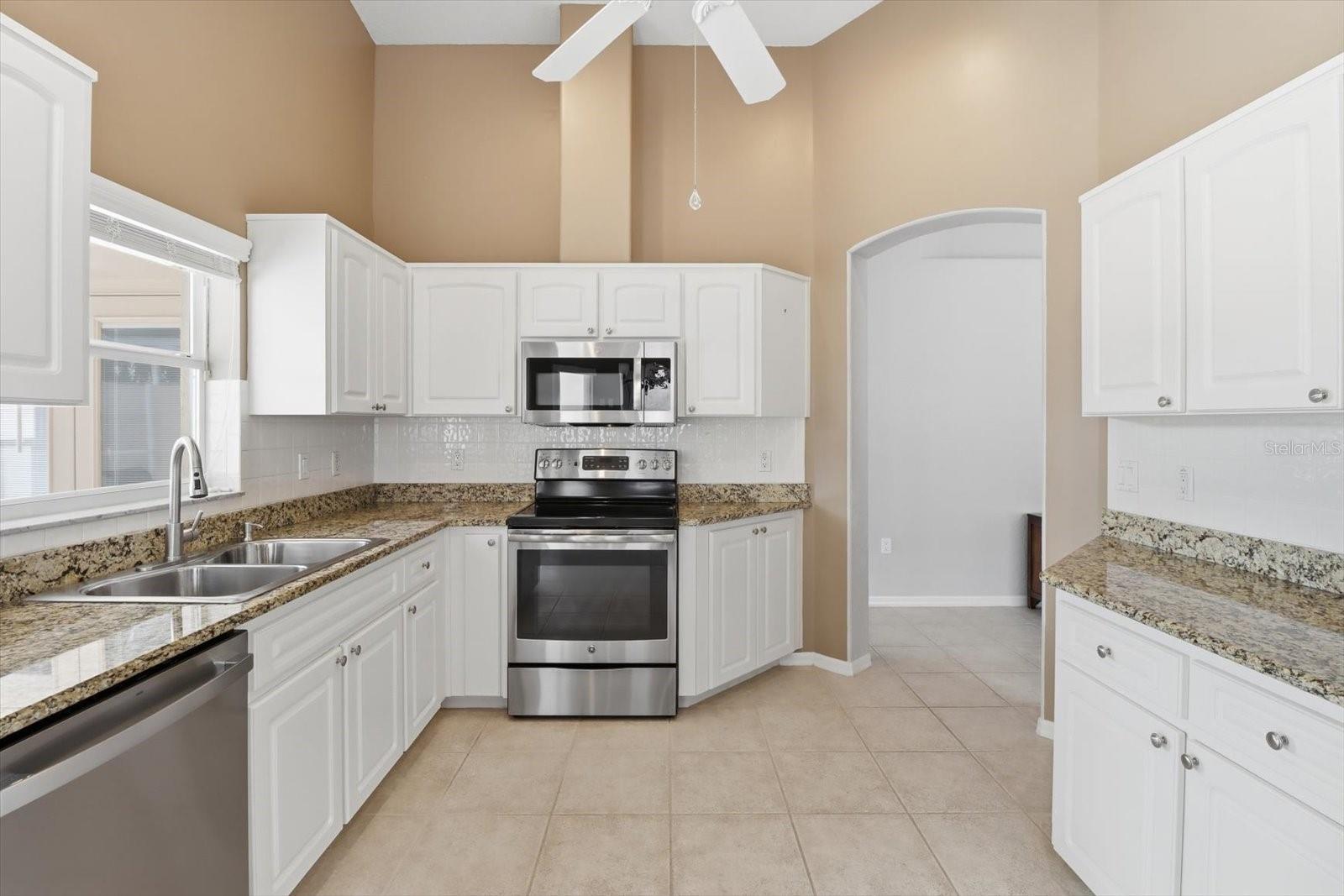 250 Royal Palm Way Property Photo 17