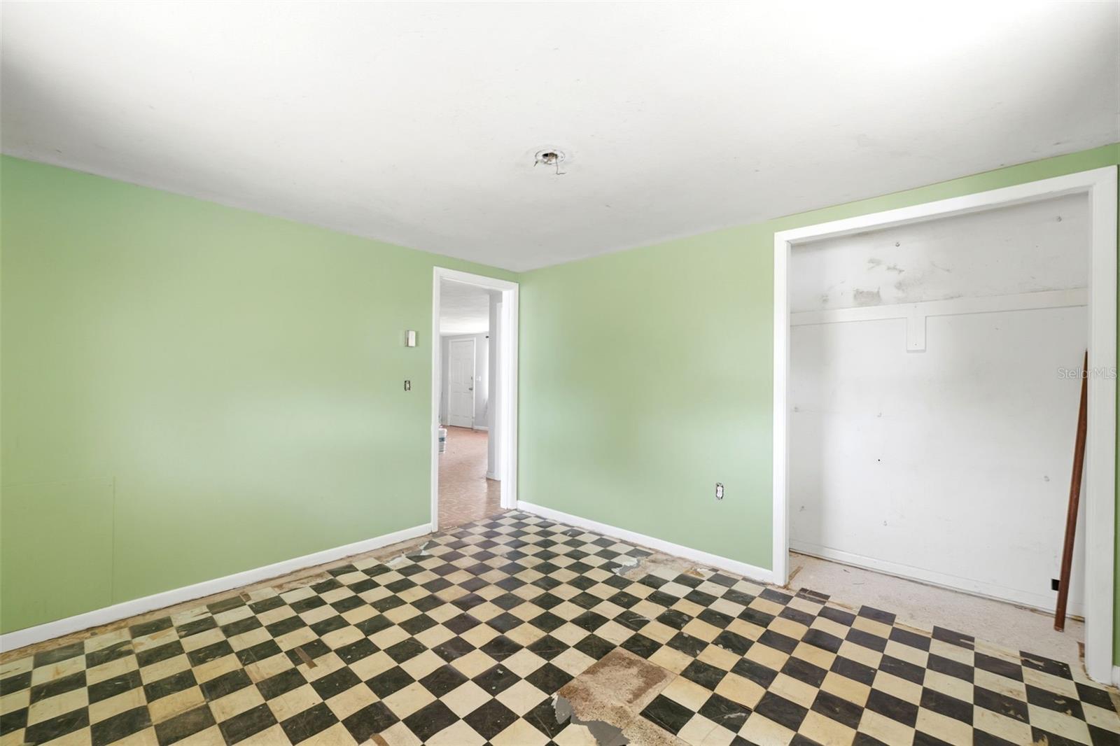 10 S Jackson St Property Photo 32