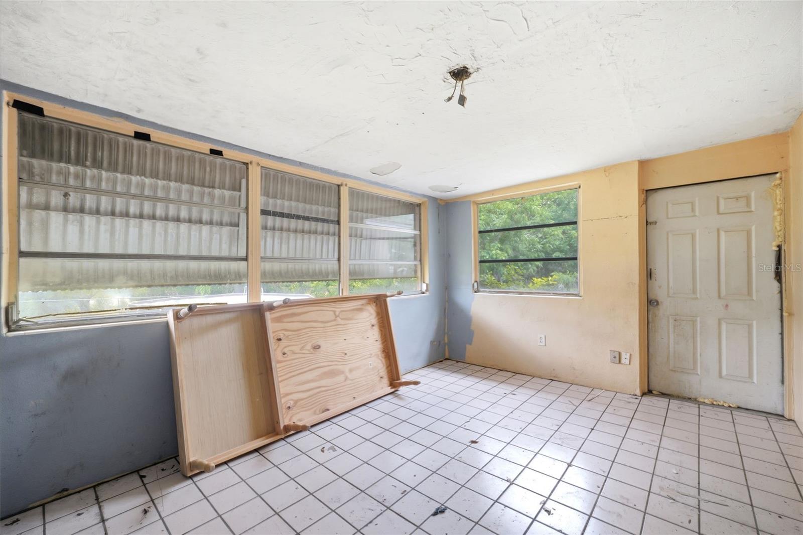10 S Jackson St Property Photo 34