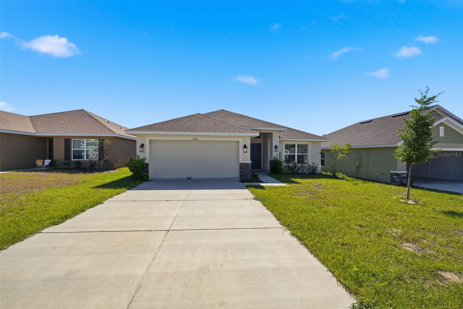 5524 Ocean Breeze Dr Property Photo 2