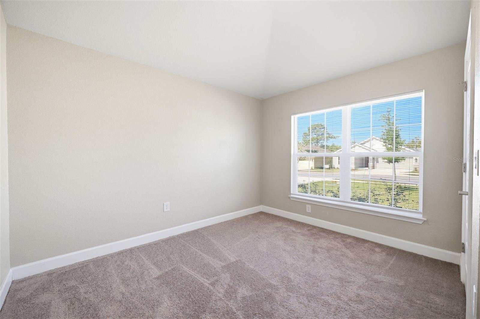 5524 Ocean Breeze Dr Property Photo 5