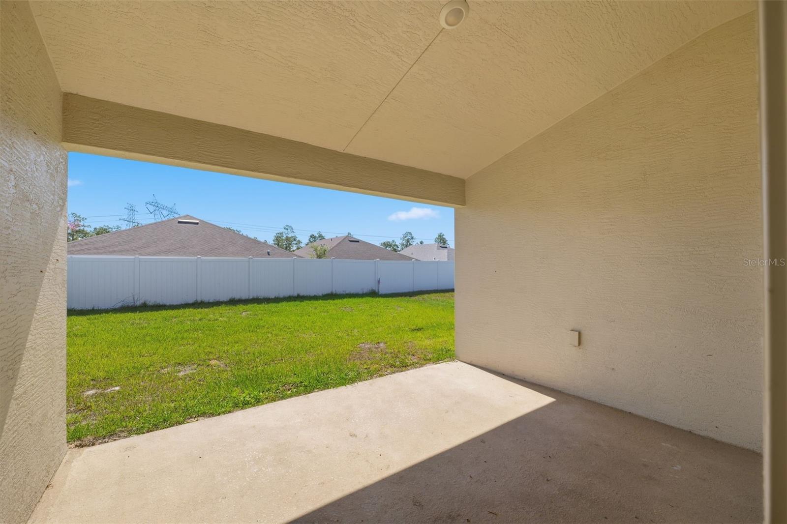 5524 Ocean Breeze Dr Property Photo 25