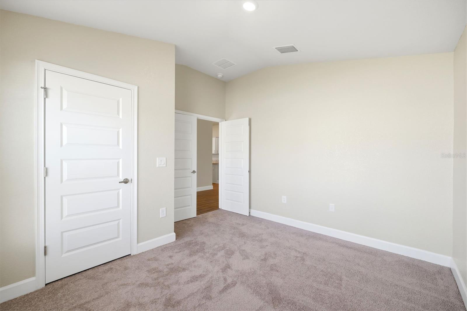 5524 Ocean Breeze Dr Property Photo 44