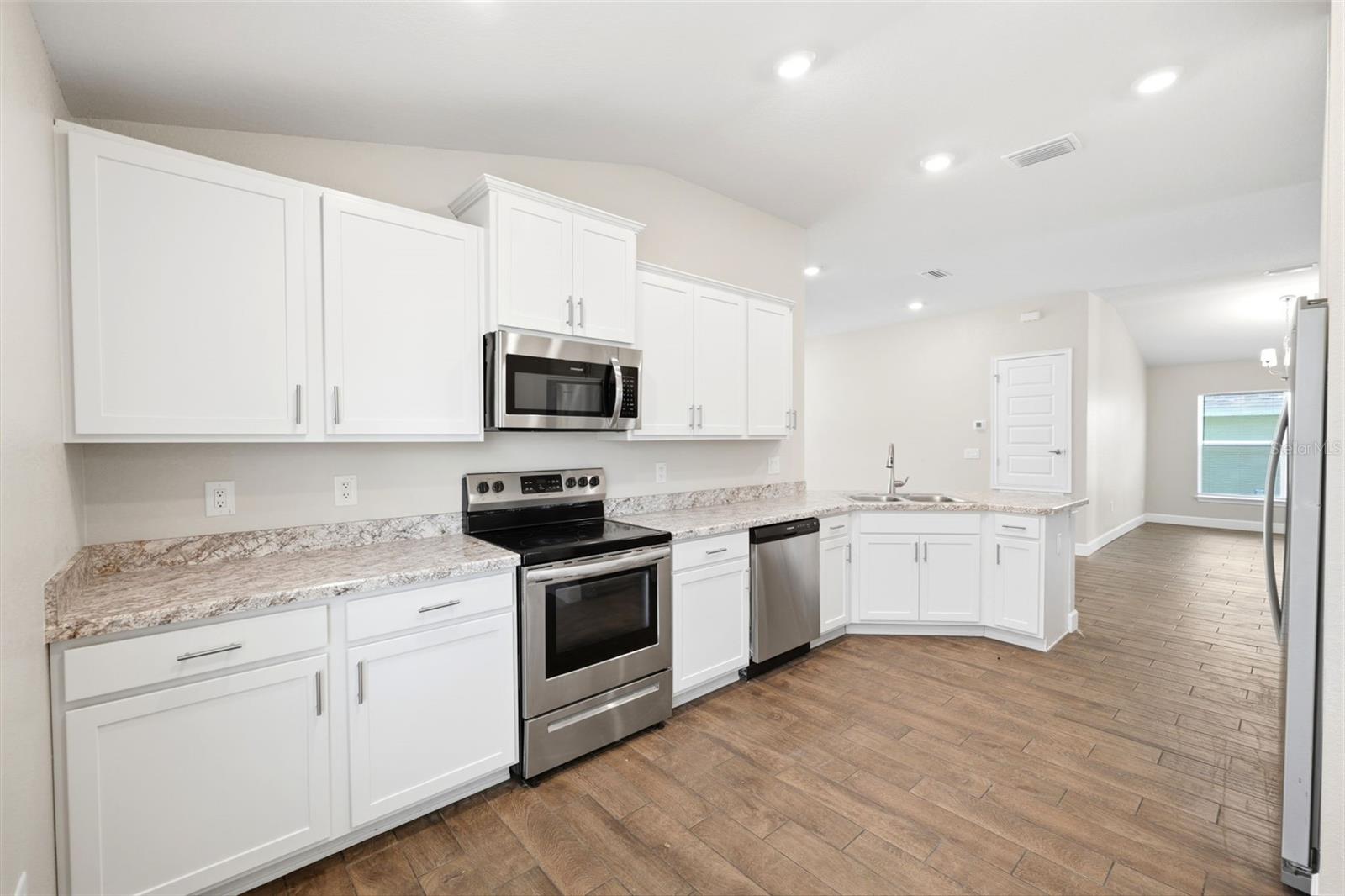 5524 Ocean Breeze Dr Property Photo 47