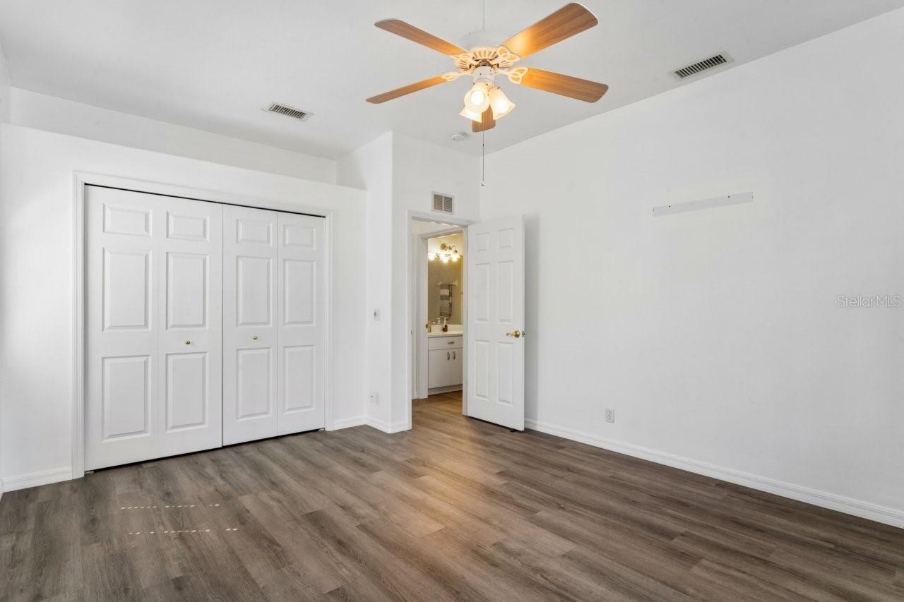 14468 Middle Fairway Dr Property Photo 16