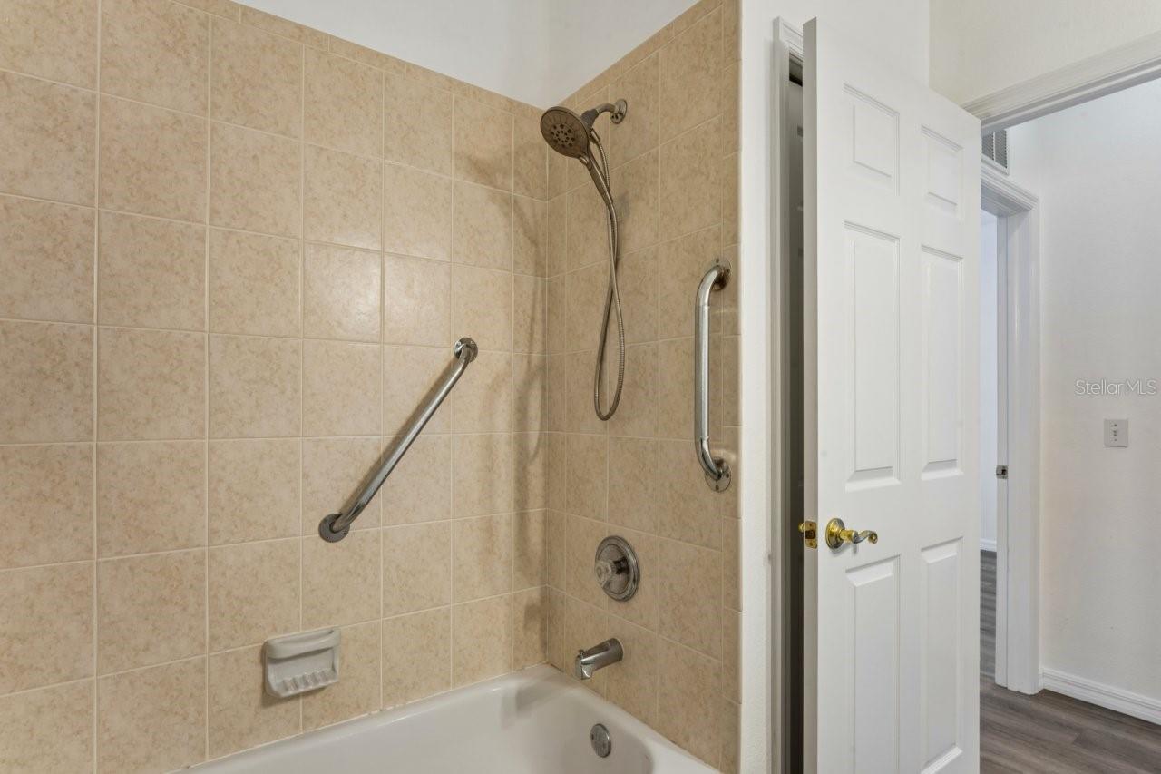 14468 Middle Fairway Dr Property Photo 20