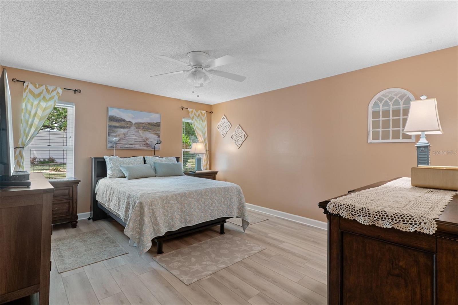 2643 Royal Ridge Dr Property Photo 23