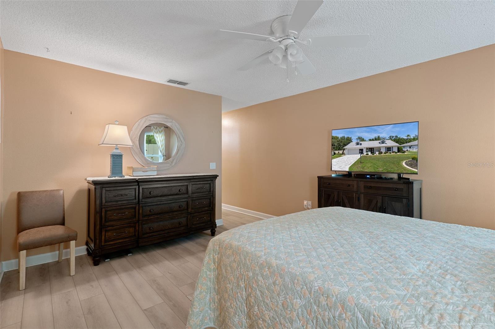 2643 Royal Ridge Dr Property Photo 24