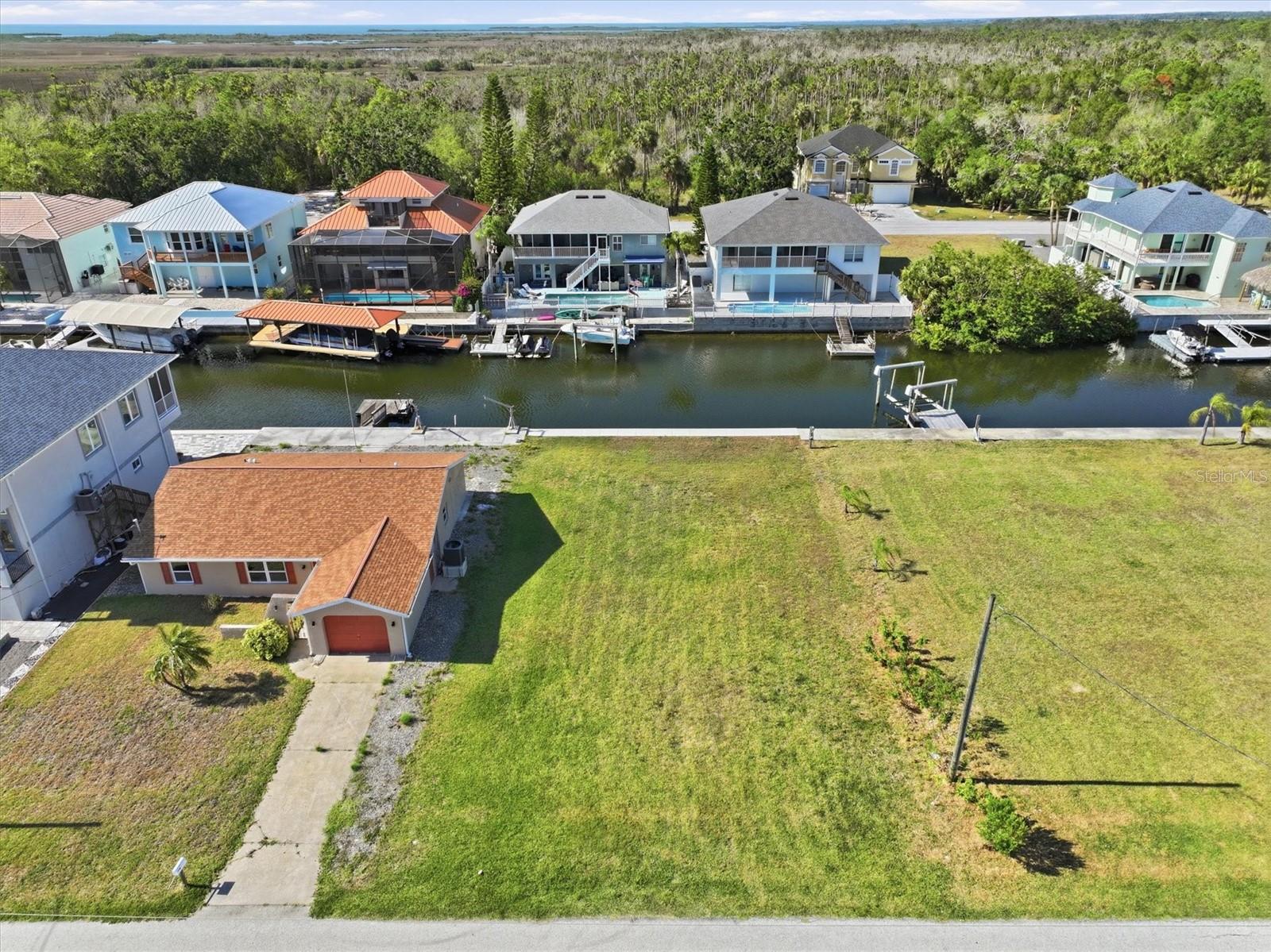 7429 Hatteras Dr Property Photo 3