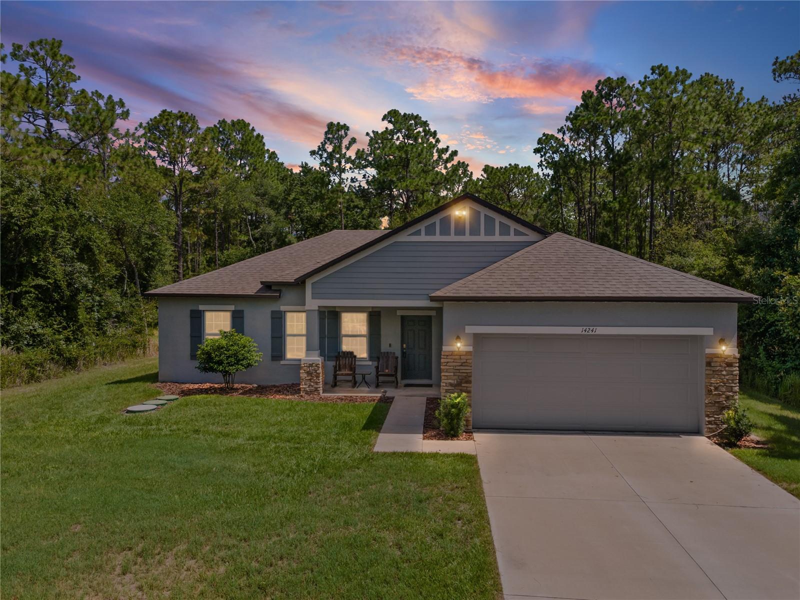 14241 Ravine Ave Property Photo 3