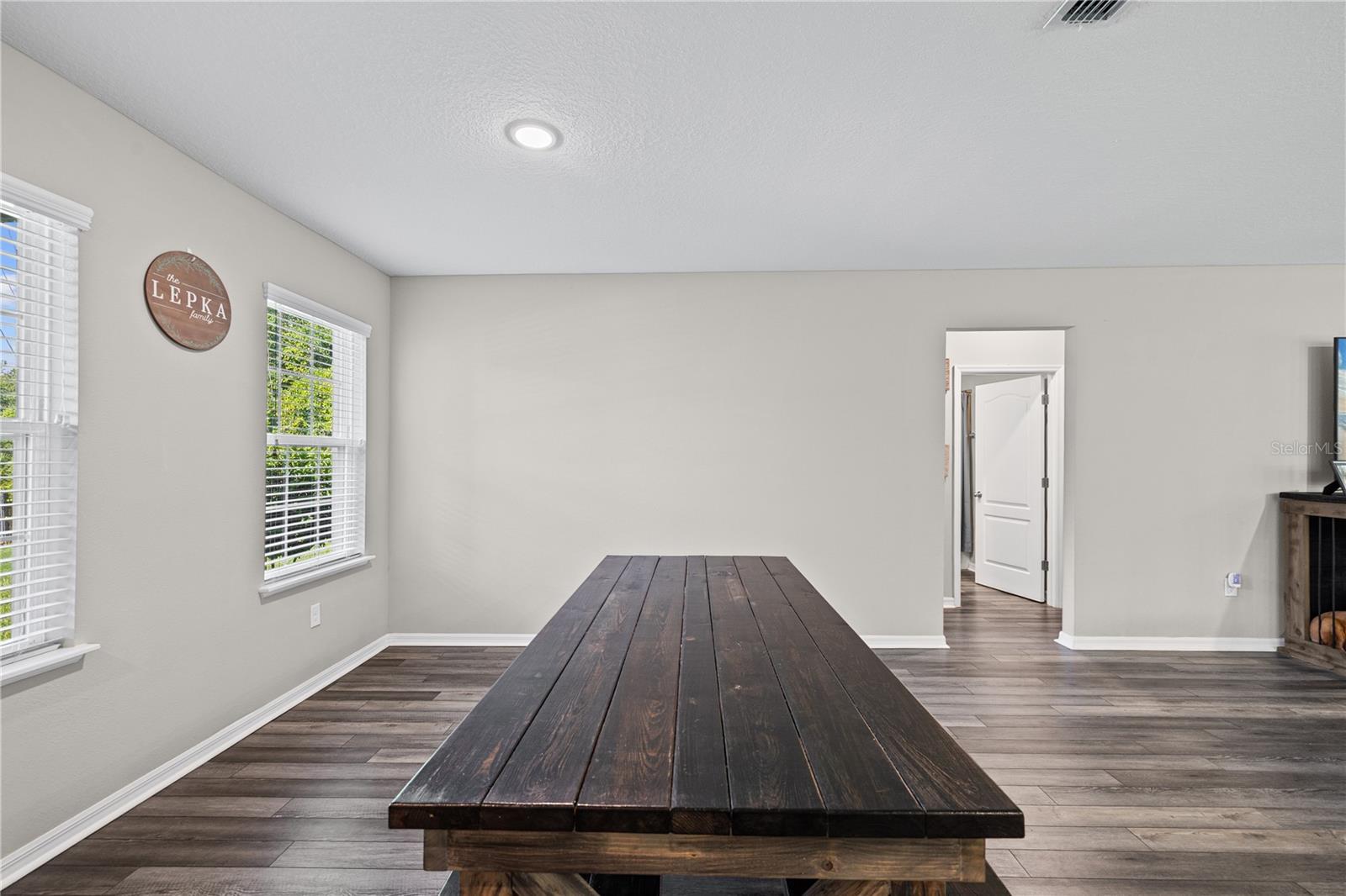 14241 Ravine Ave Property Photo 8