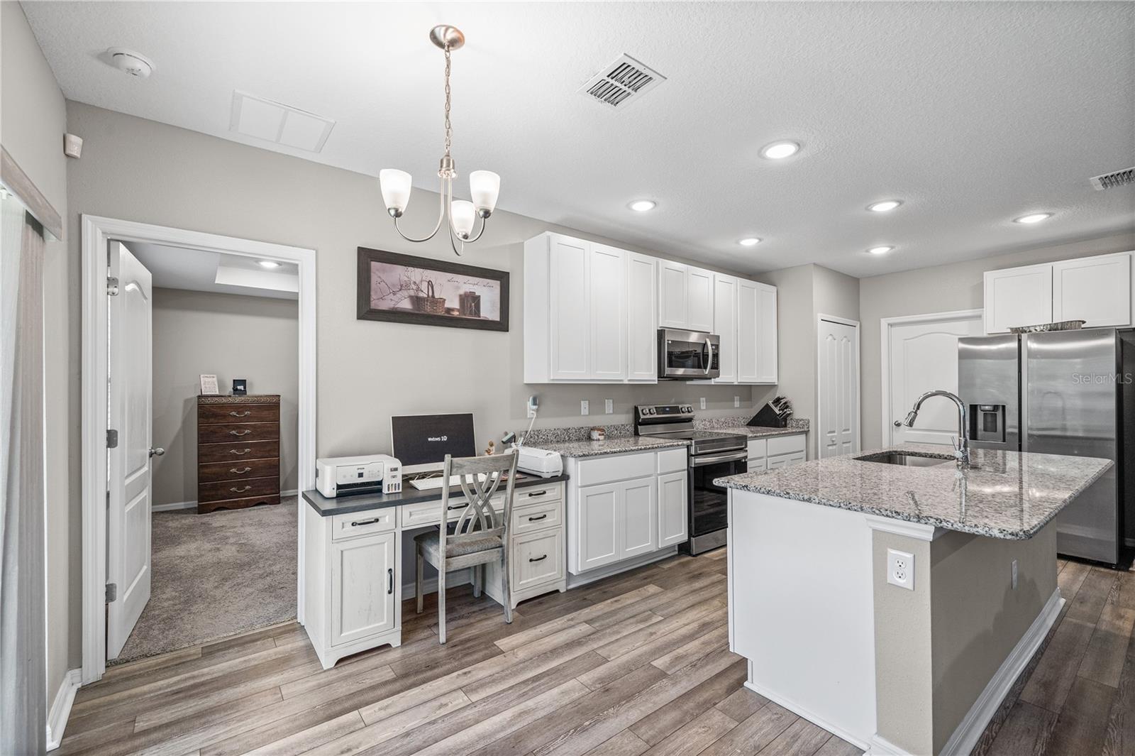 14241 Ravine Ave Property Photo 12