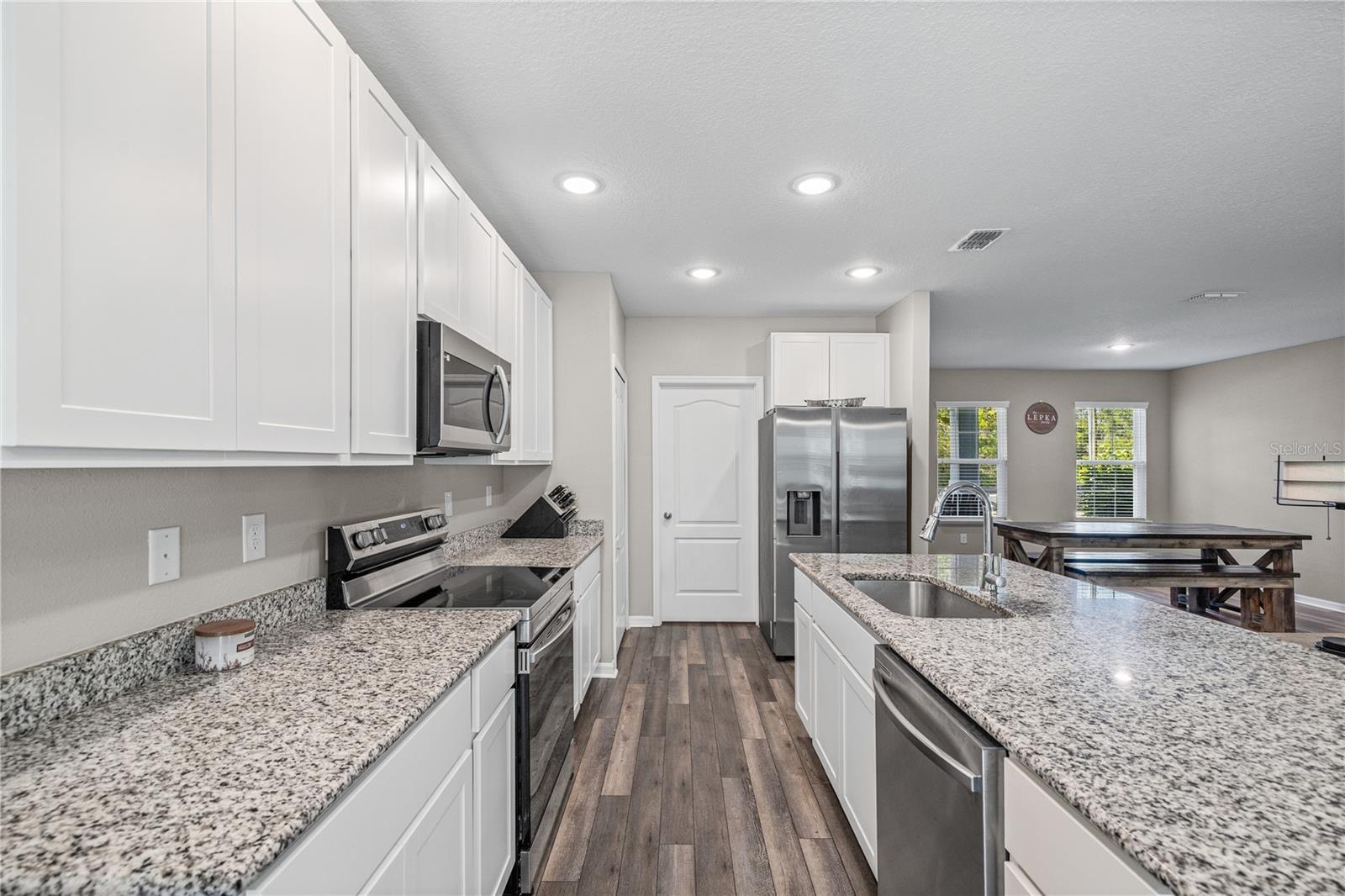 14241 Ravine Ave Property Photo 13