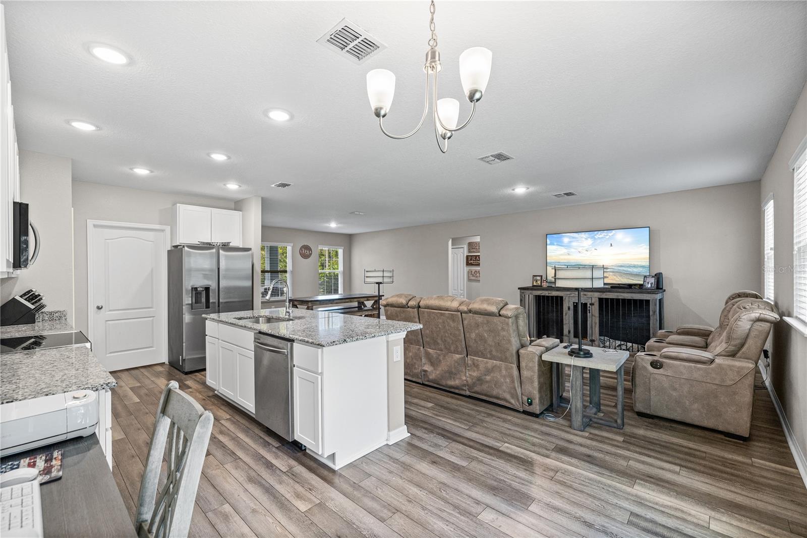 14241 Ravine Ave Property Photo 17