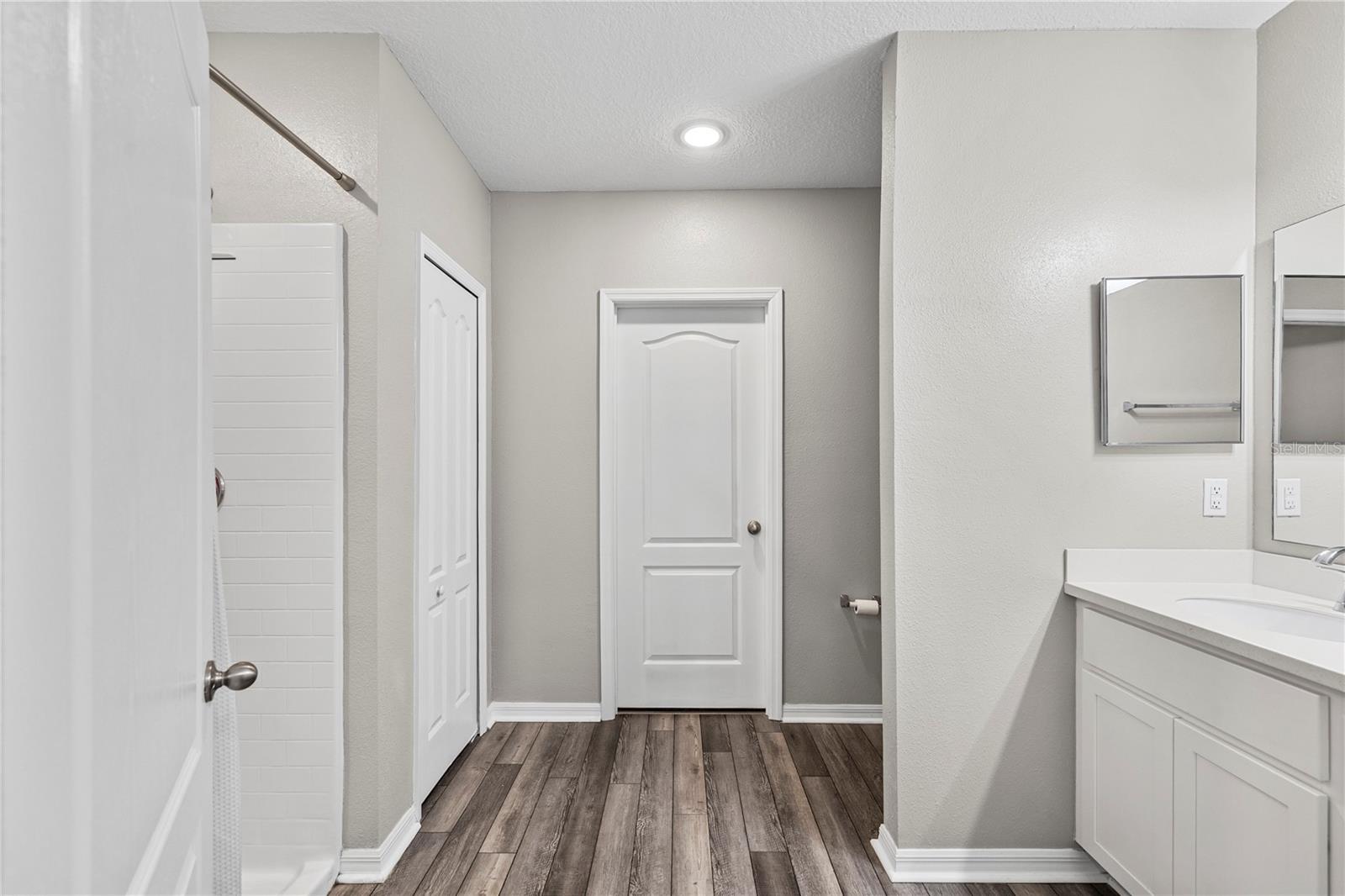 14241 Ravine Ave Property Photo 20