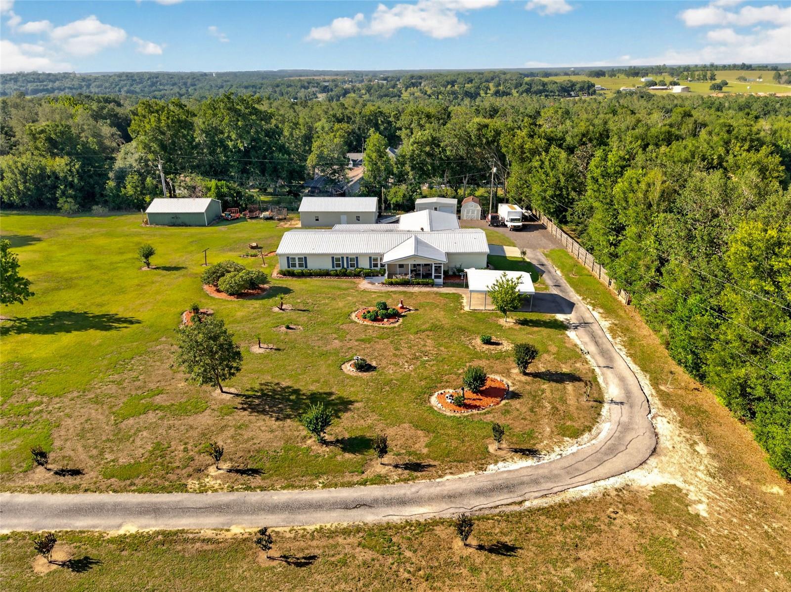 9706 Us Highway 301 Property Photo 1