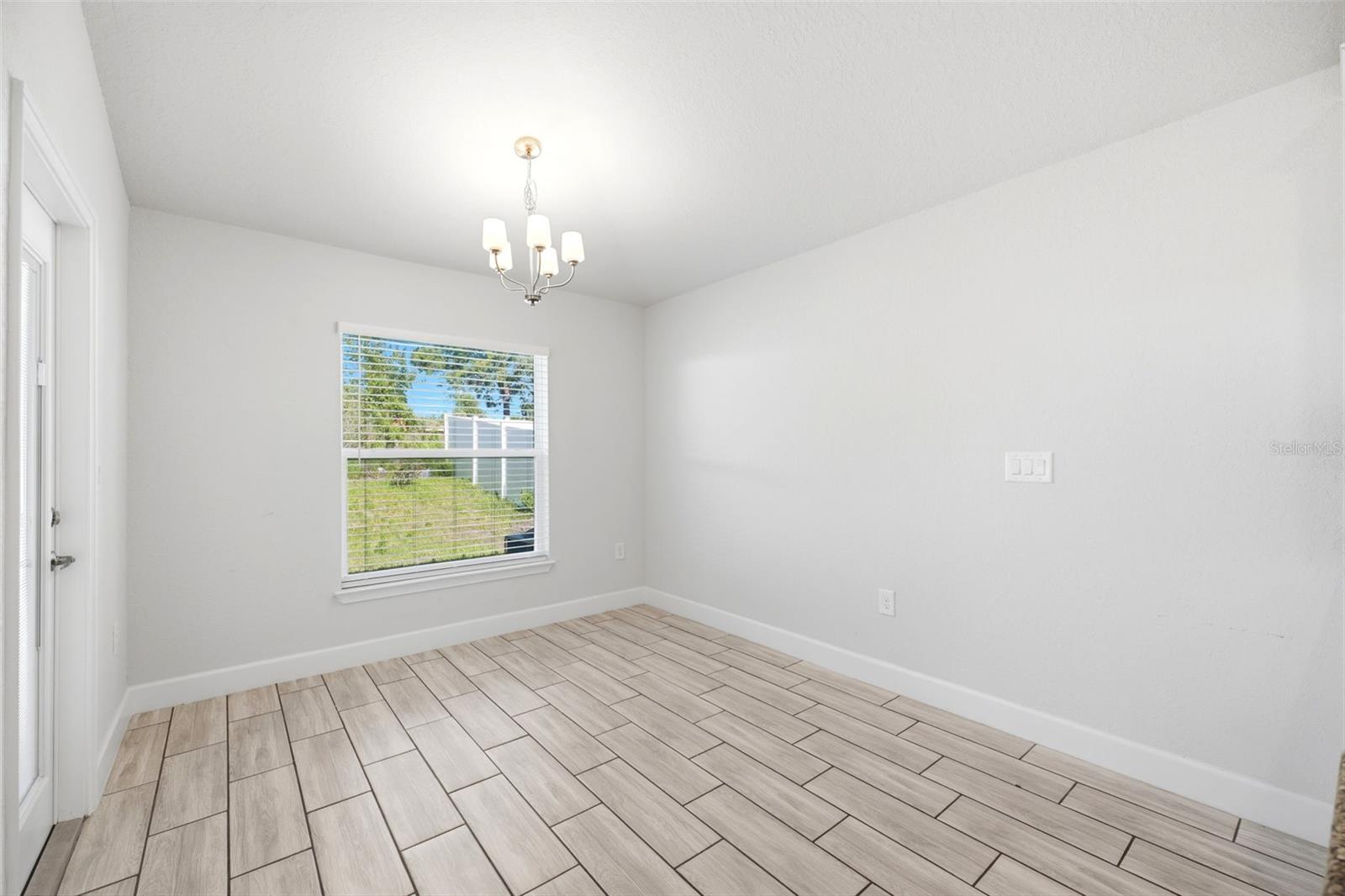 4355 Sutherland St Property Photo 8
