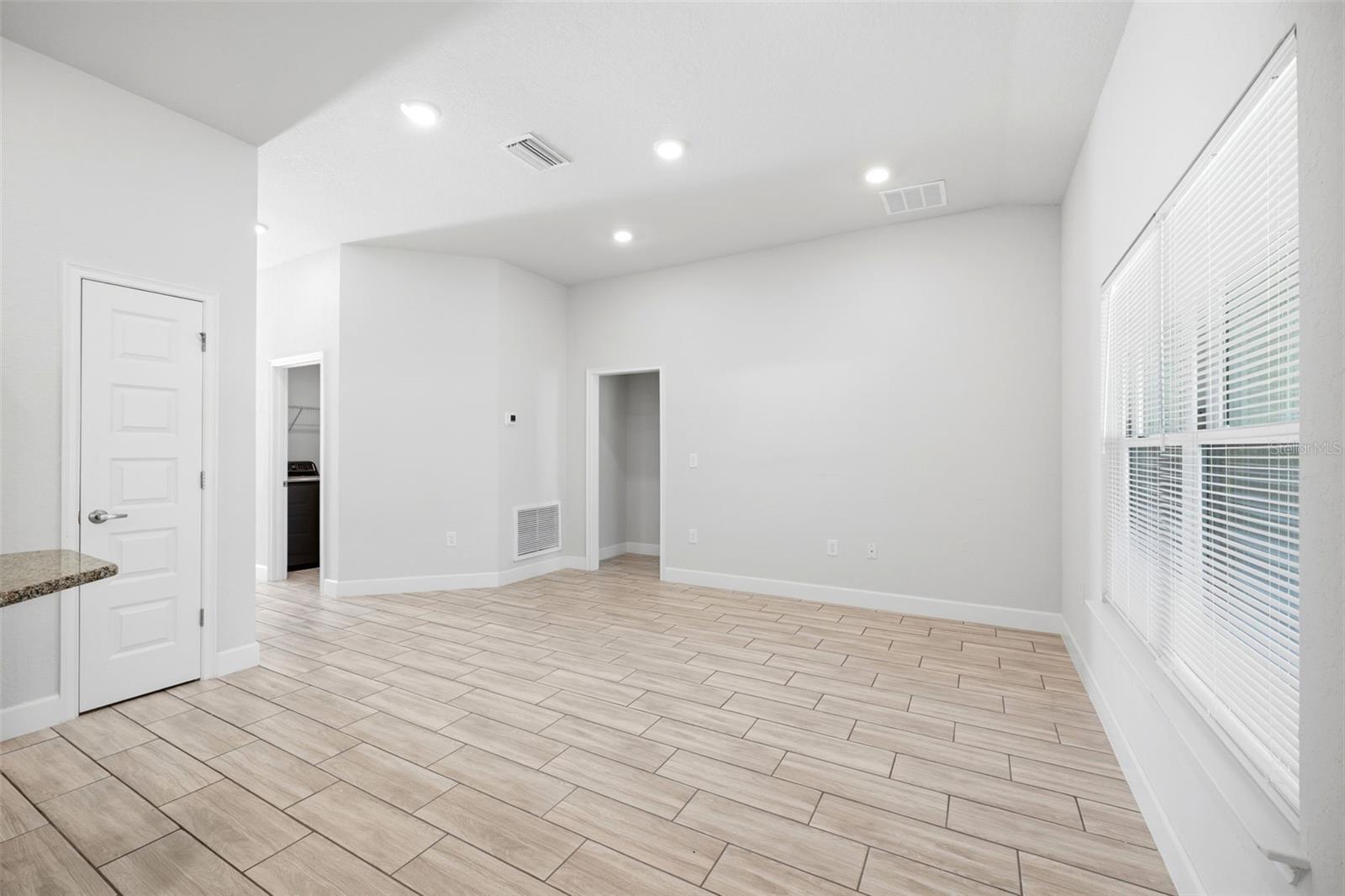 4355 Sutherland St Property Photo 22
