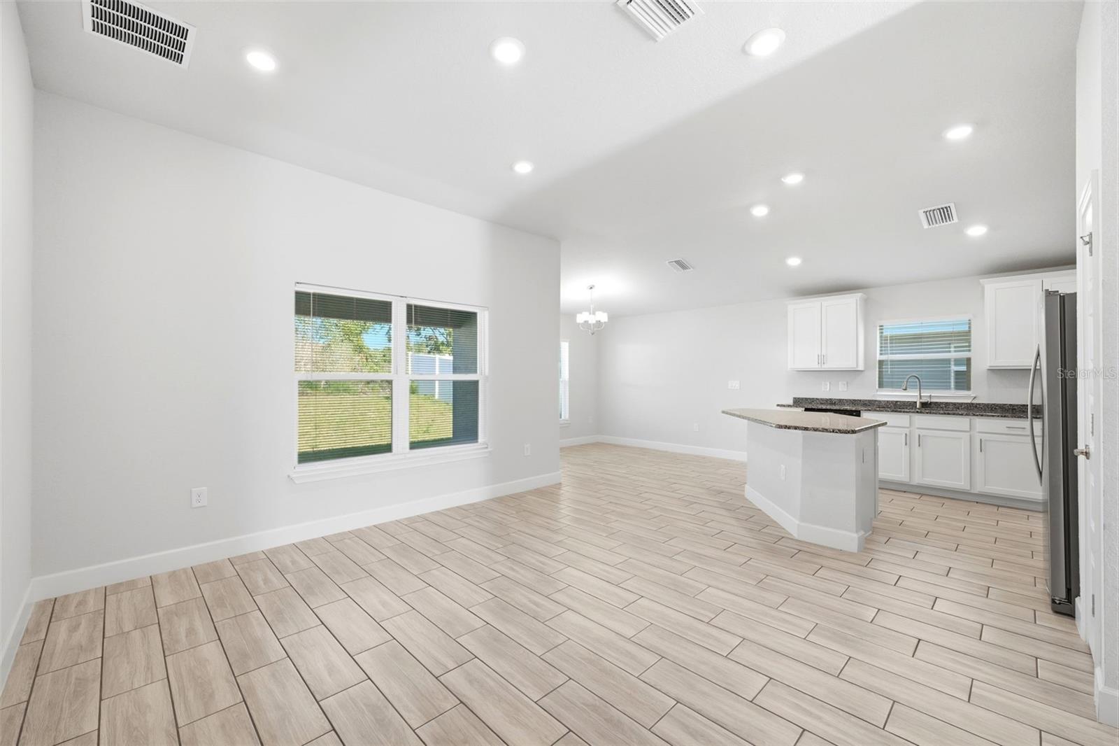 4355 Sutherland St Property Photo 23