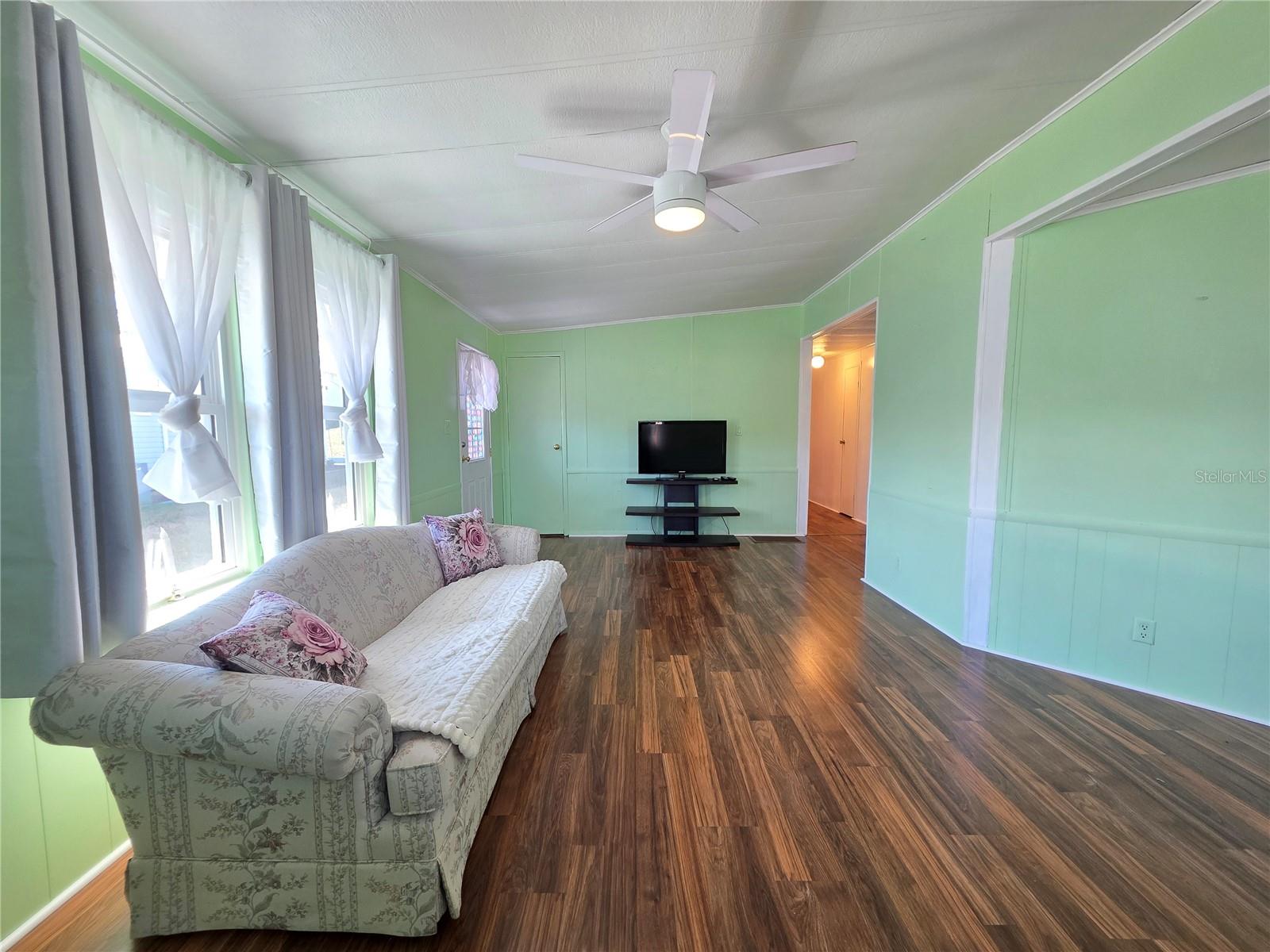 8027 Eastern Circle Dr Property Photo 6