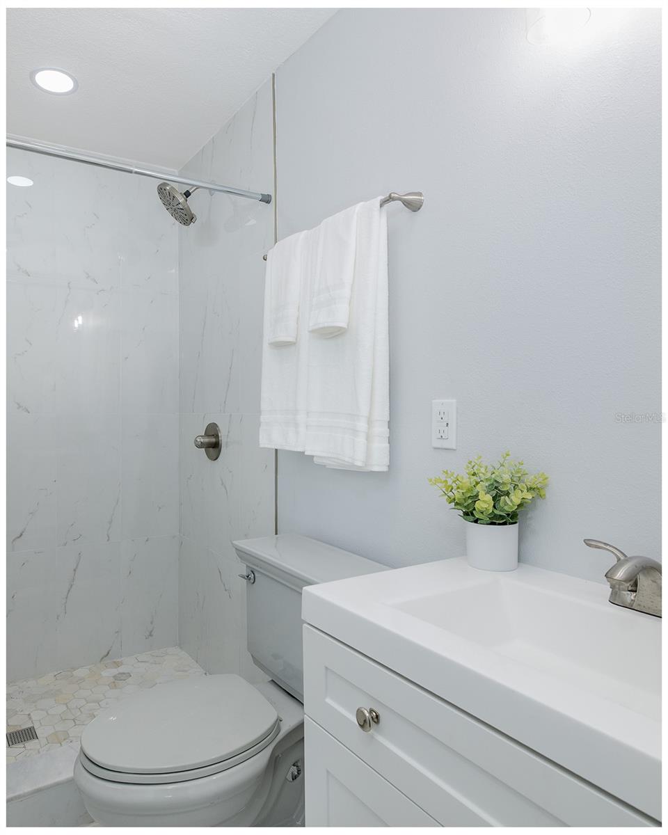 1815 Driftwood Cir S Property Photo 16