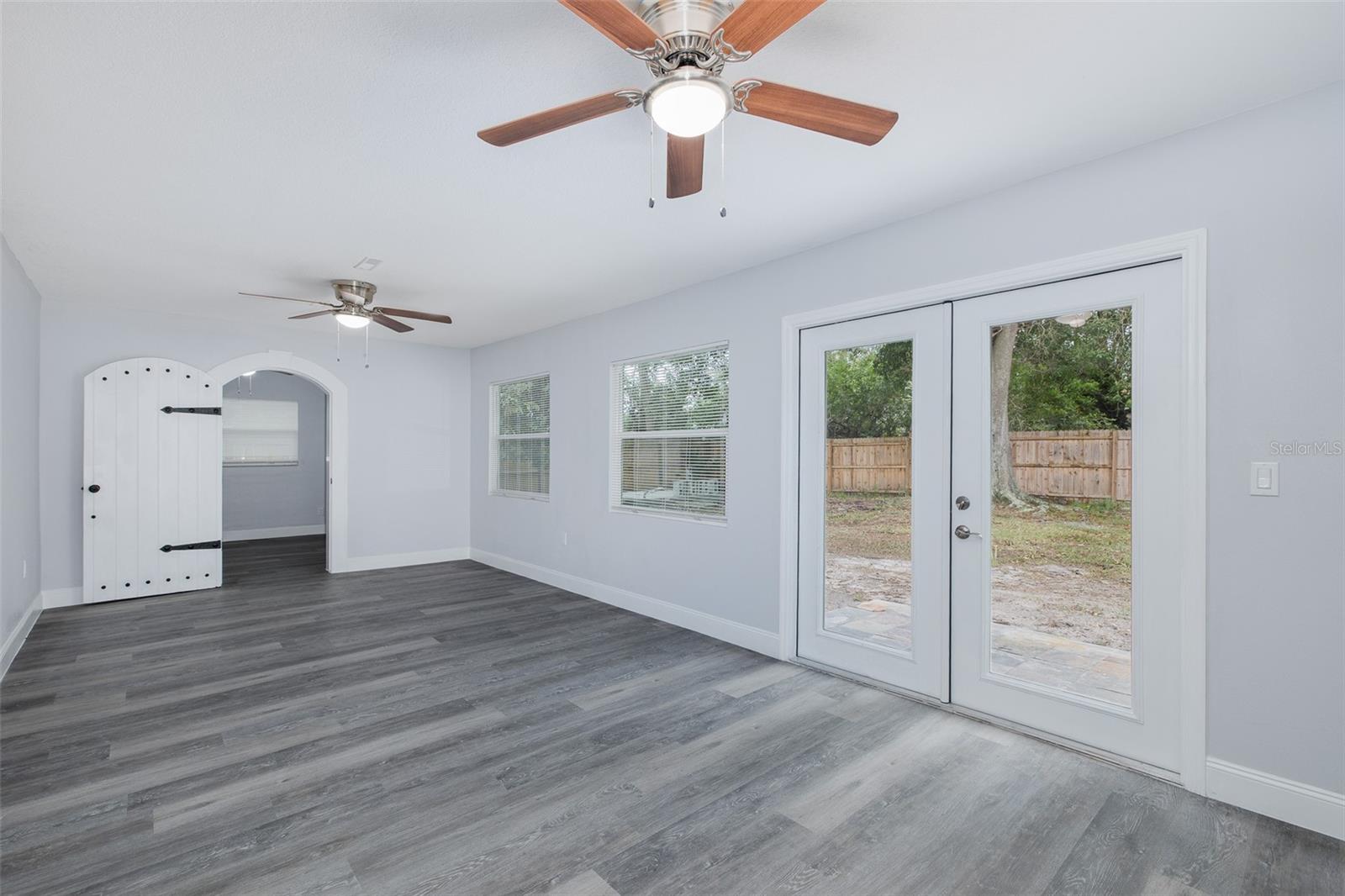 1815 Driftwood Cir S Property Photo 23