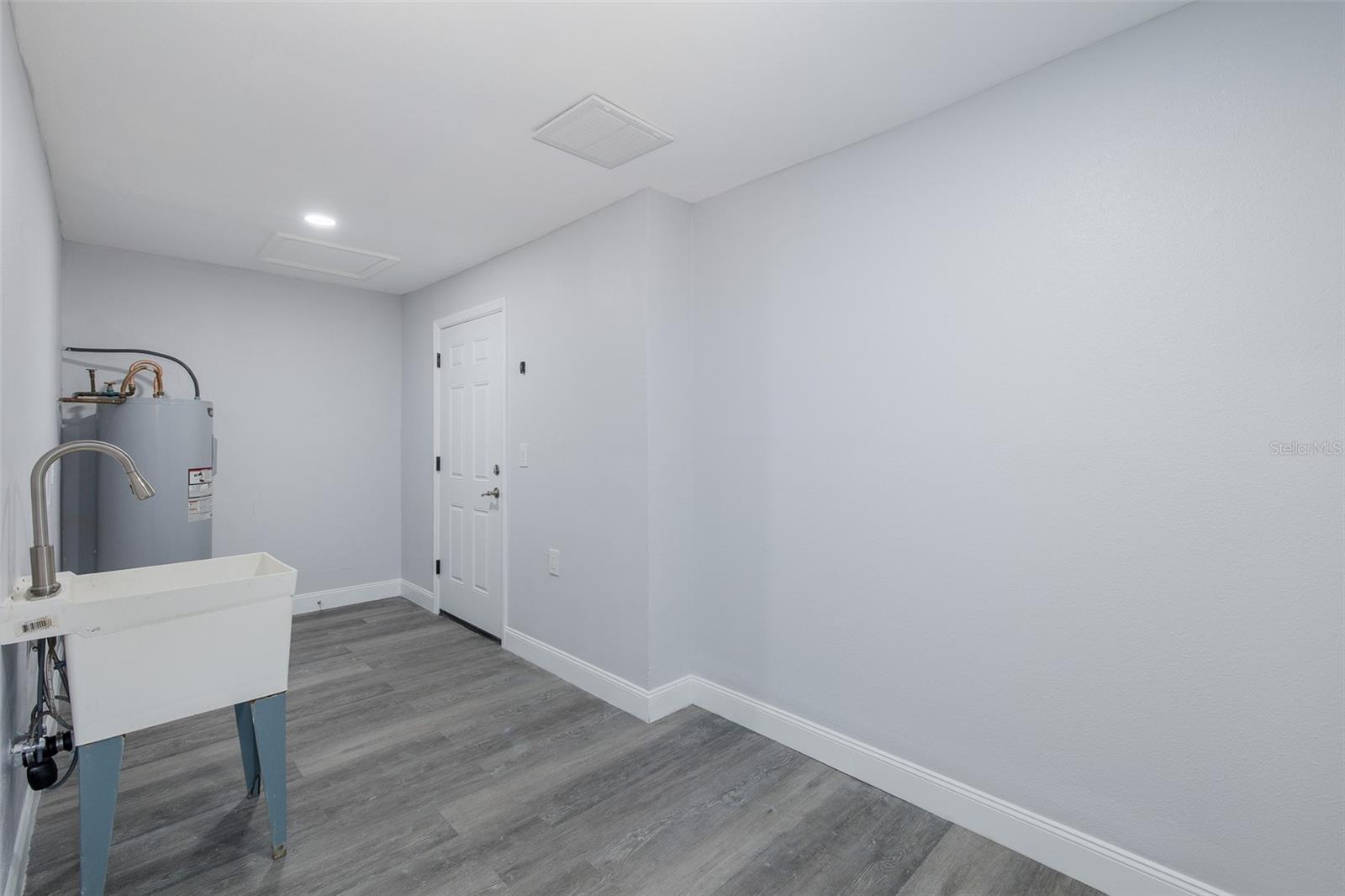 1815 Driftwood Cir S Property Photo 37