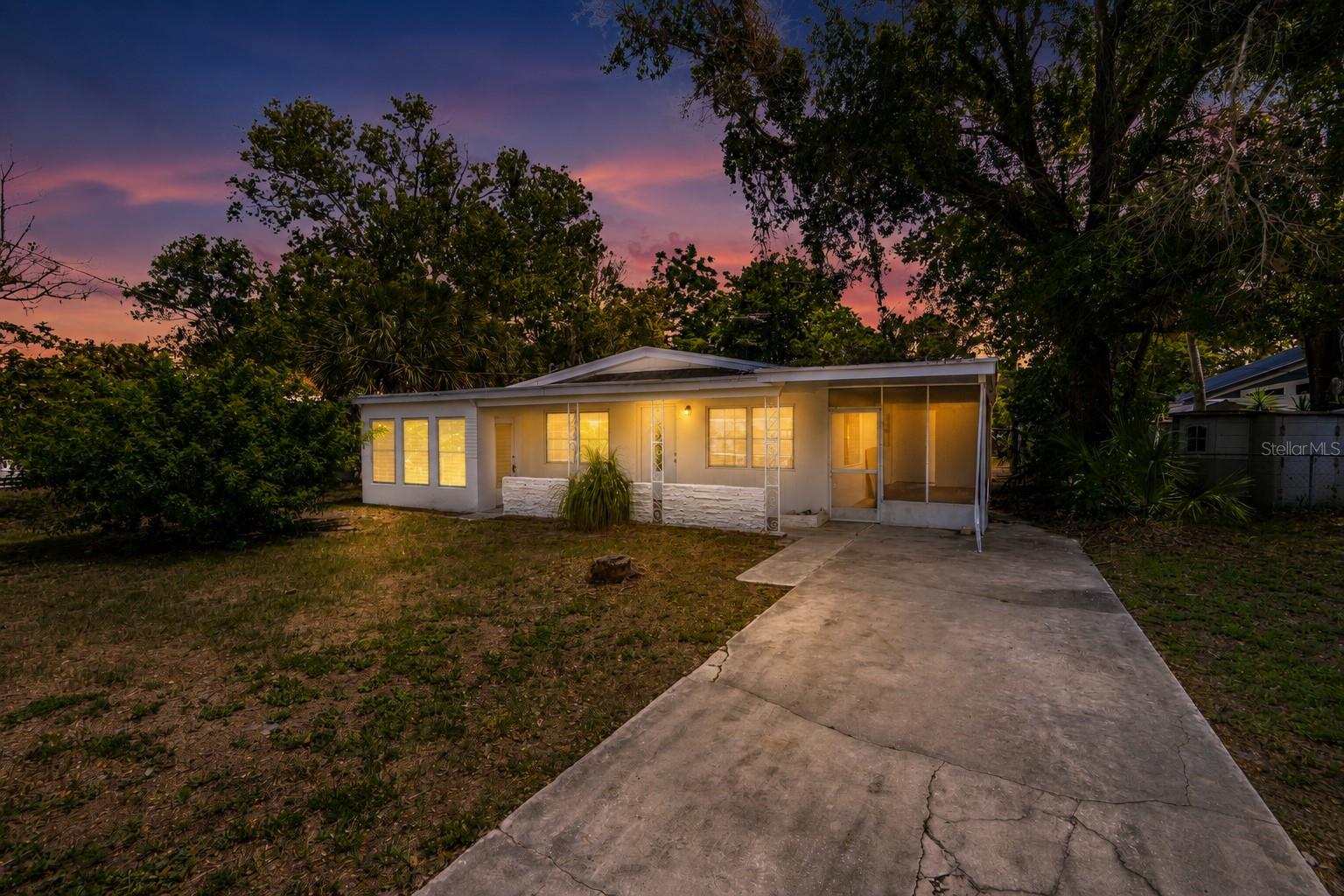 7204 Astor Dr Property Photo 1