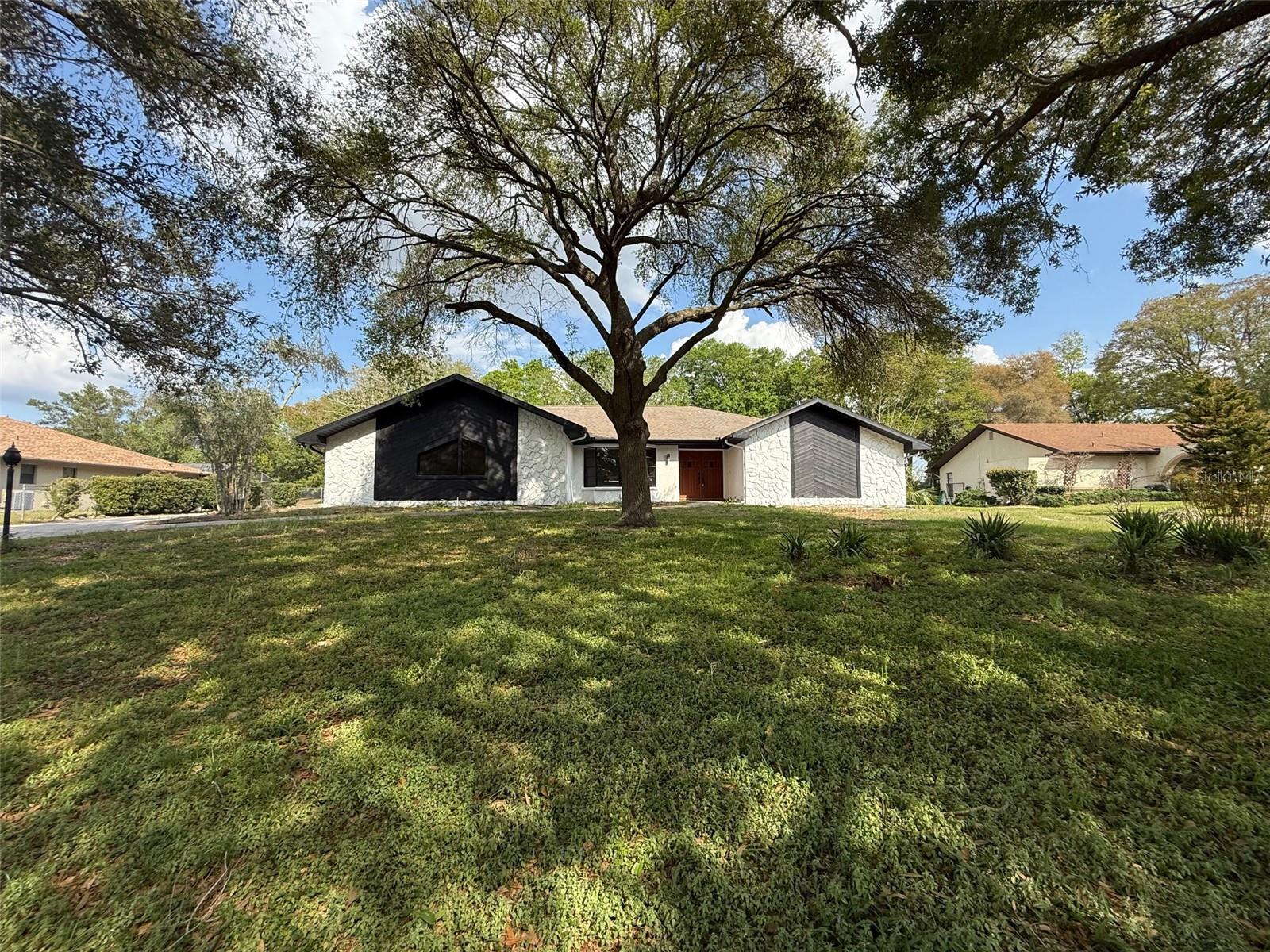 5312 Suwannee Rd Property Photo 1