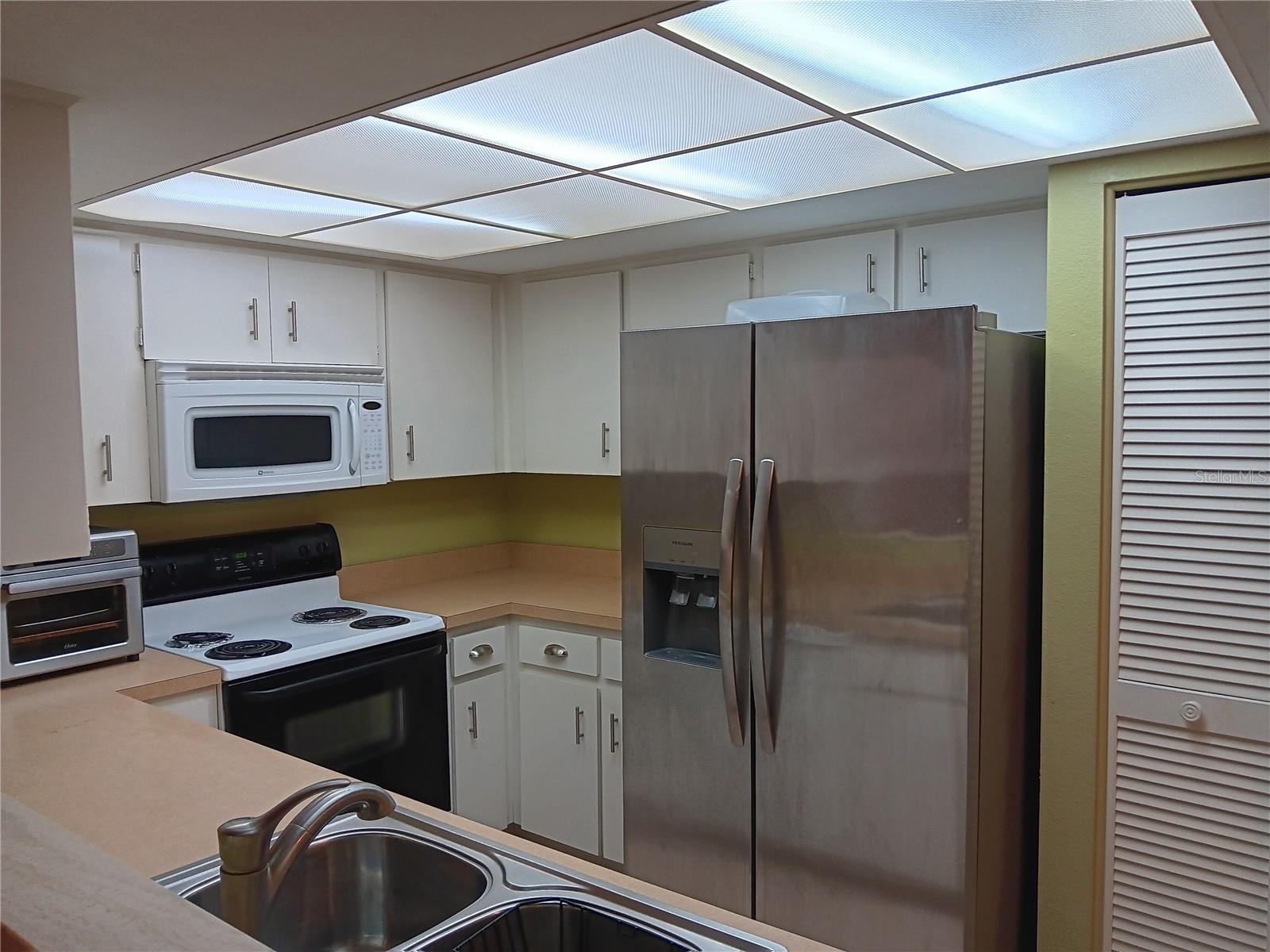 8150 Braddock Cir #3 Property Photo 7