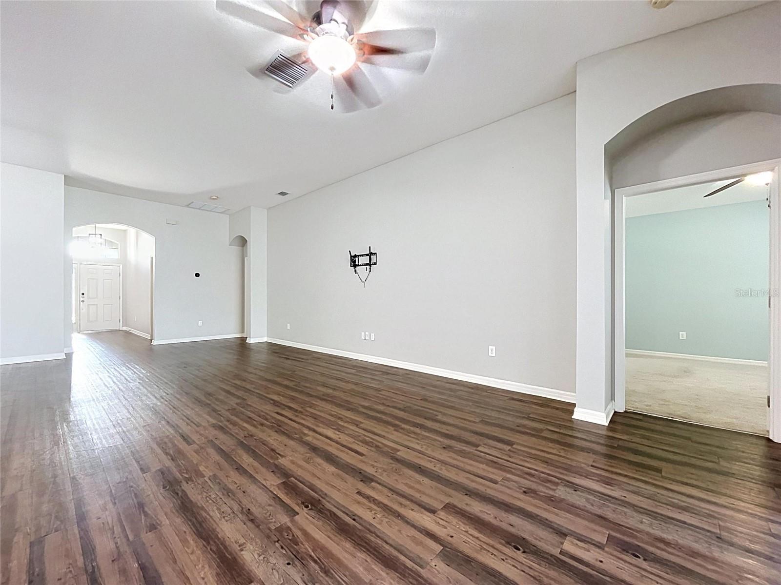 667 Hartford Heights St Property Photo 8