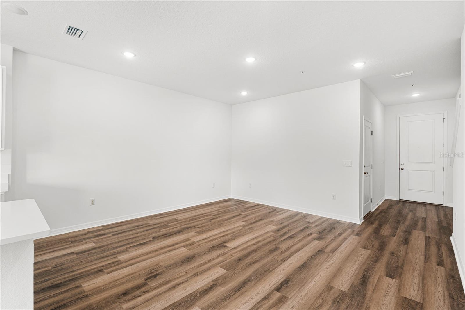 4899 Winding River Rd Property Photo 8